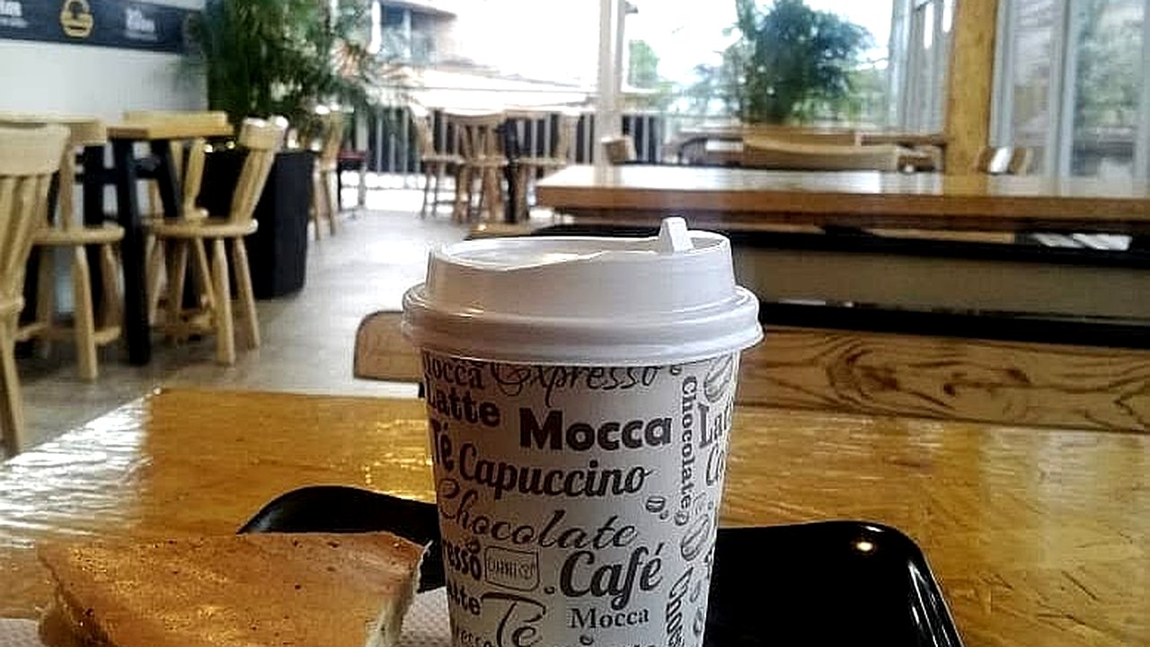 Interior del local Mc Konan — ambiente acogedor